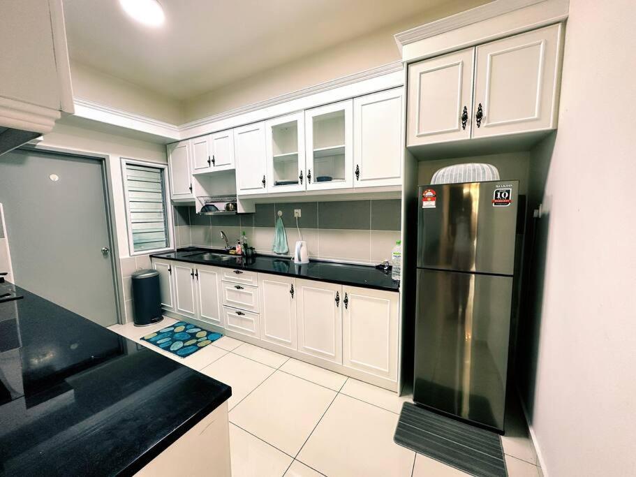 Pangsapuri Modern 3-bedroom *